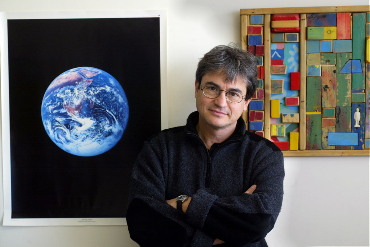 Carlo Rovelli — real photograph (Wikimedia Commons, public domain).