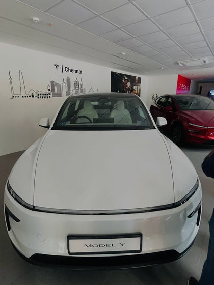Tesla का चेन्नई में 6वां Experience Centre खुला — Model Y और Model Y L दिखेंगे, पूनामल्ली में Collision Center भी