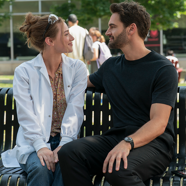 Lili Reinhart and Tom Bateman as Olive Smith and Adam Carlsen in The Love Hypothesis