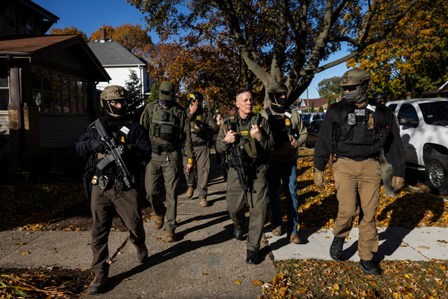 Federal immigration enforcement patrol in Chicago — contextual photo